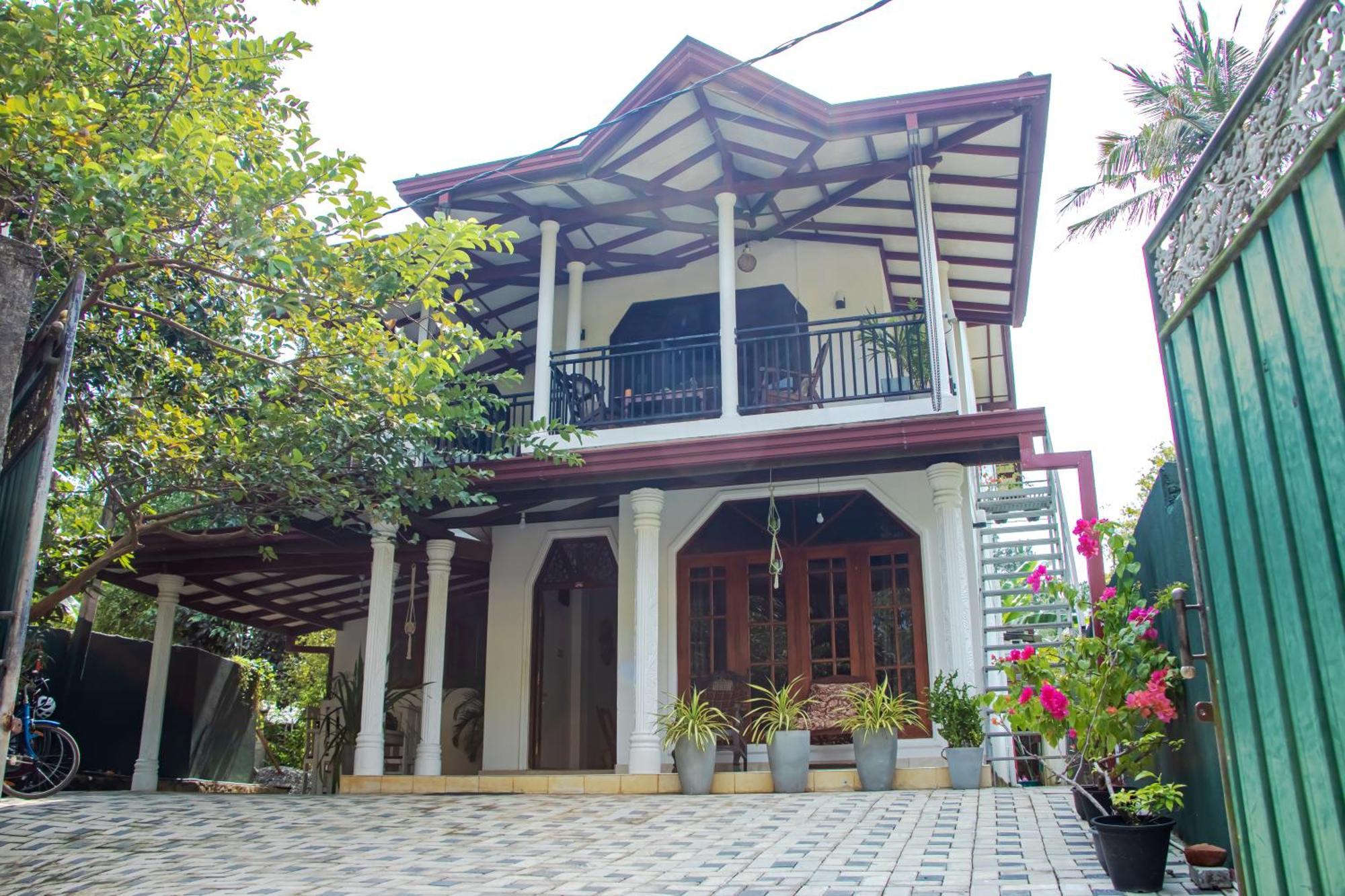 Dini Galle Exteriér fotografie